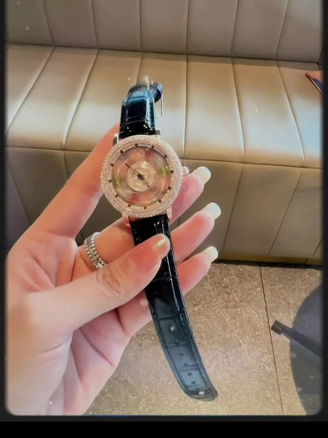 [🎁Tolles Geschenk] Edelstein-Lucky-Spin-Quarzuhr⌚